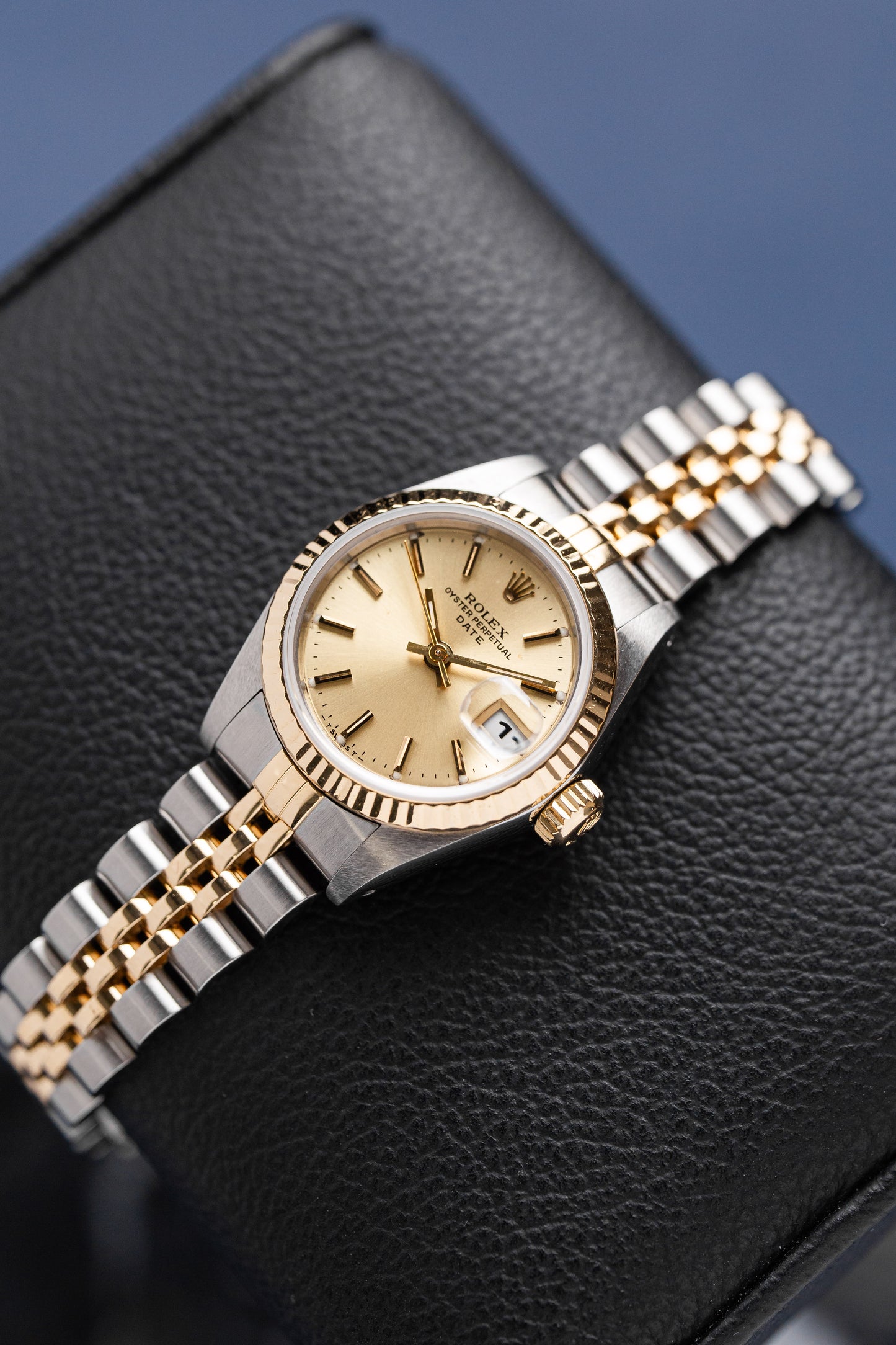 ROLEX LADY-DATEJUST 26 GOLD DIAL REF: 69173