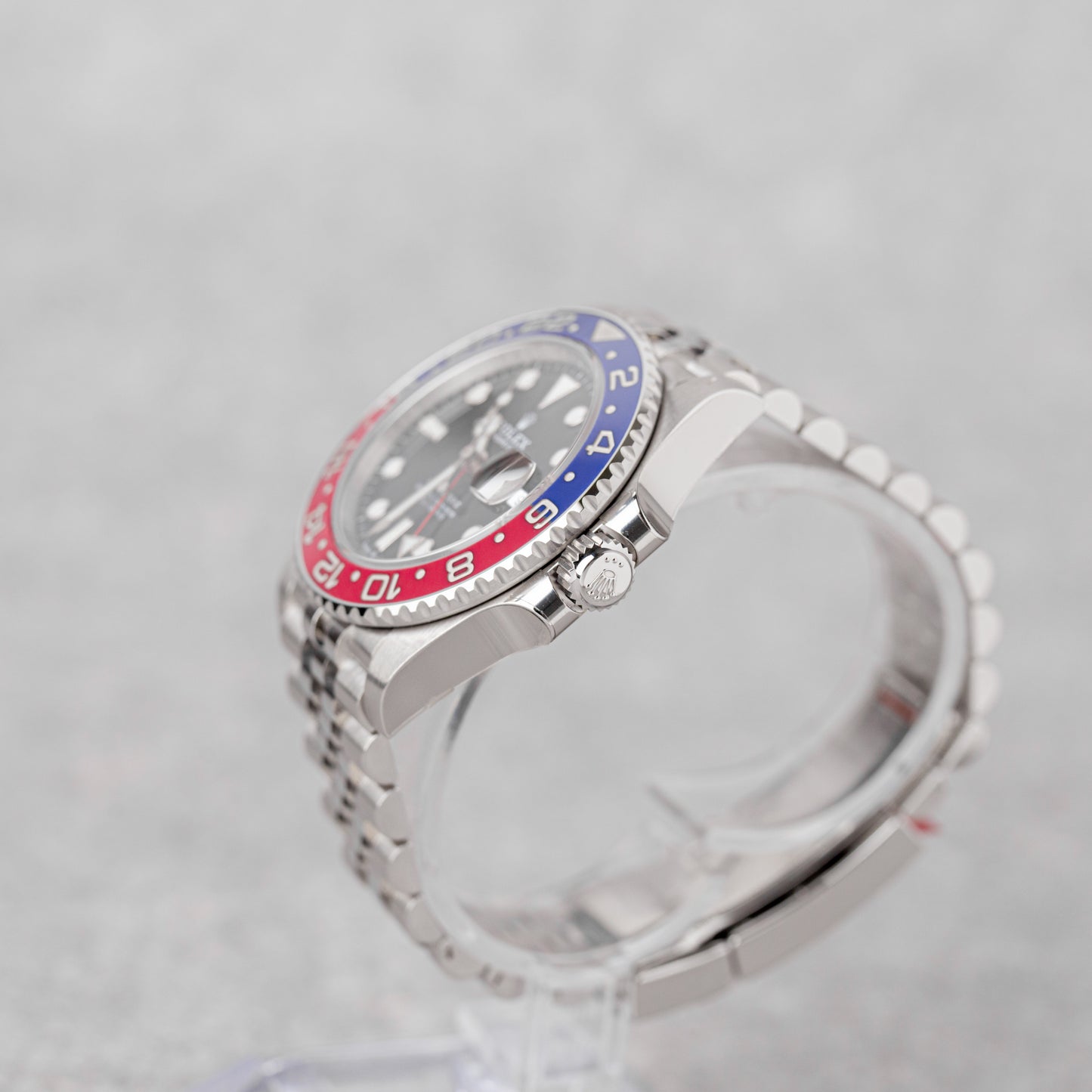 ROLEX GMT-MASTER II "PEPSI" MK1 REF: 126710BLRO (NOS)